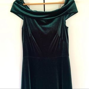 Revelry court velvet dress emerald green.